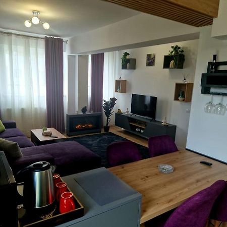 Casa Mov Lägenhet Braşov Exteriör bild