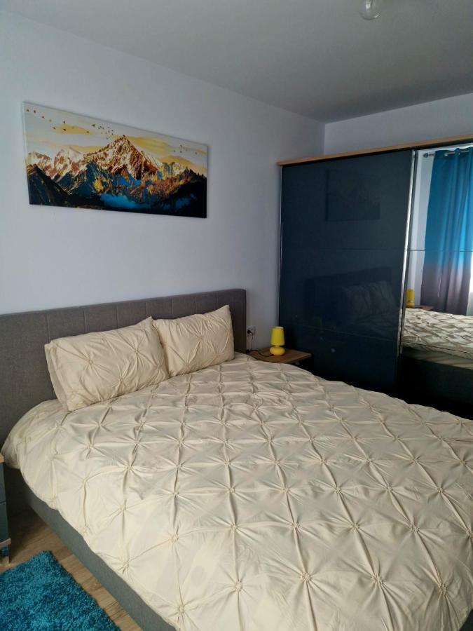 Casa Mov Lägenhet Braşov Exteriör bild